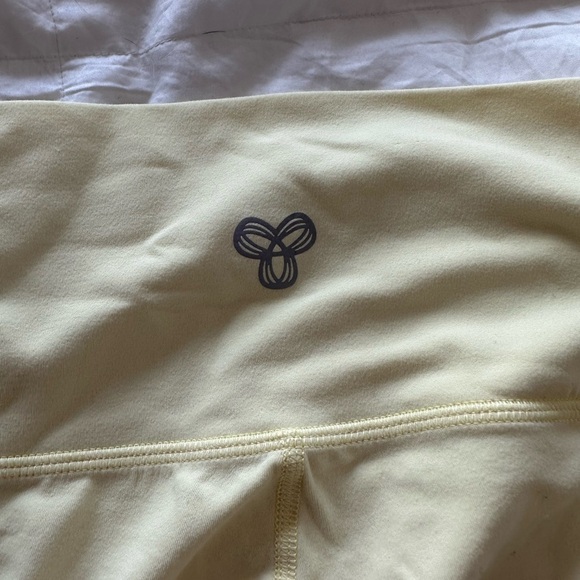 TNA Butter Atmosphere High Rise Legging size XS lemon yellow - Picture 4 of 4